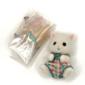 Calico Critters/Sylvanian Family Seated Persian Cat, Baby Kitten, w/Accessories